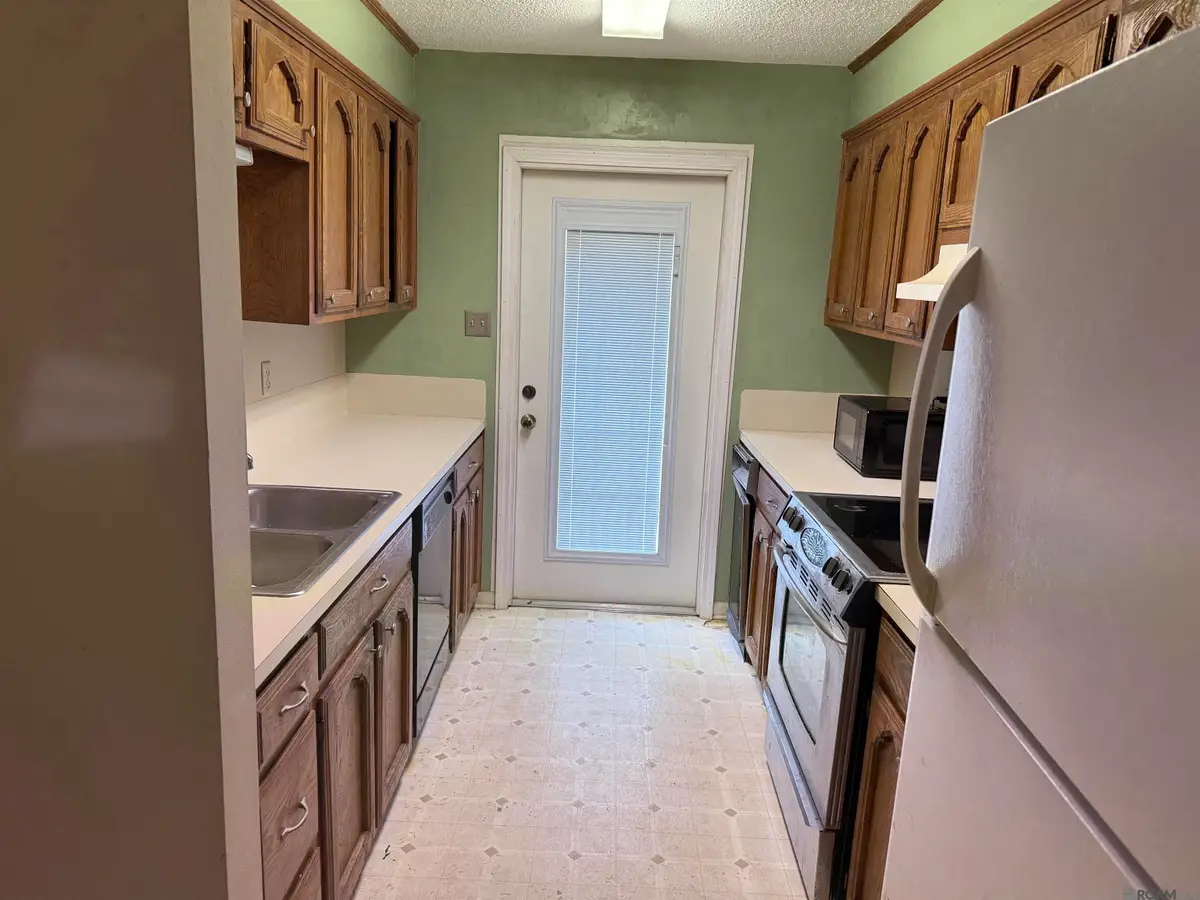 4624 Parkoaks Dr #9, Baton Rouge, LA 70816 - Image #1