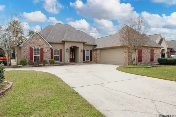 1531 E City Place St, Gonzales, LA 70737