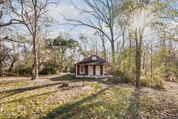 7612 Stirling Rd, St Francisville, LA 70775