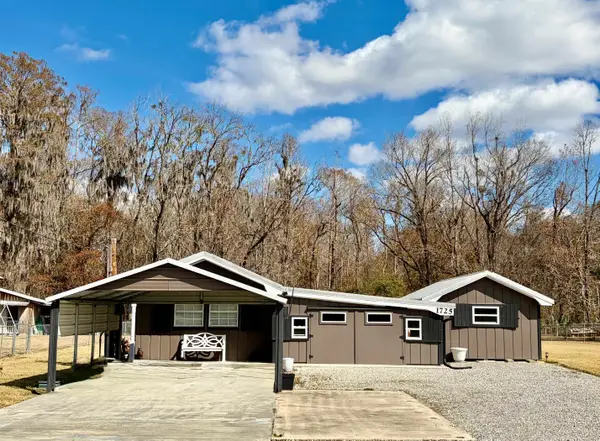 1725 Highway 307, Chackbay, LA 70301