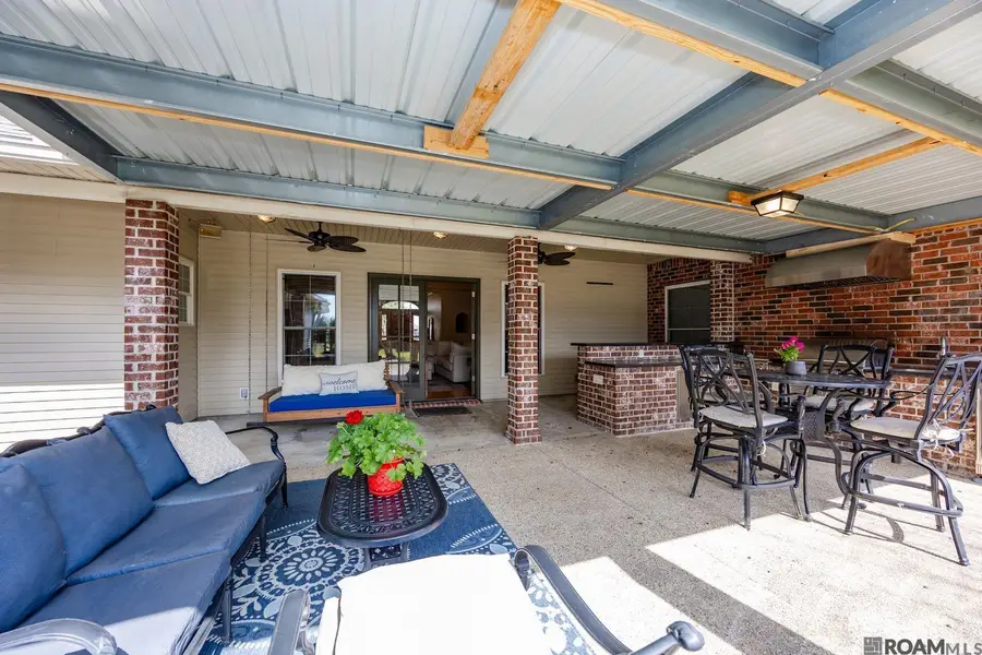 2101 Brittany Dr, Port Allen, LA 70767 - #2