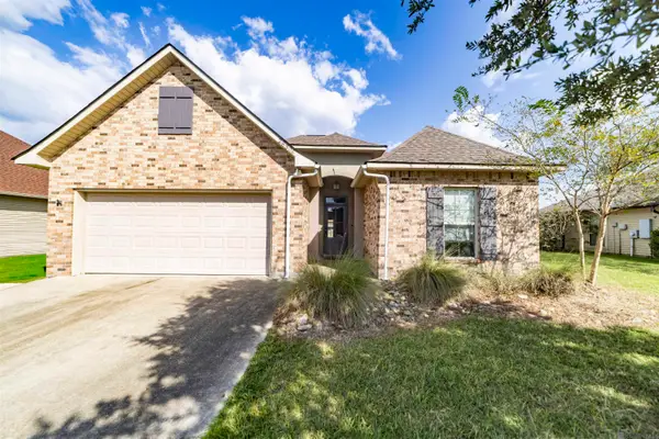 28304 Lake Salvador Dr, Livingston, LA 70754