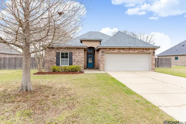 2434 Orleans Quarters Dr, Brusly, LA 70719