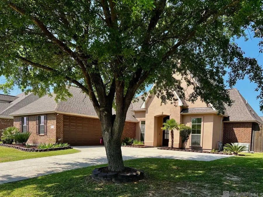 41152 New Orleans Dr, Sorrento, LA 70778 - #2
