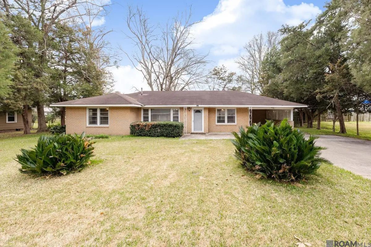 819 Ave F, Port Allen, LA 70767 - #1