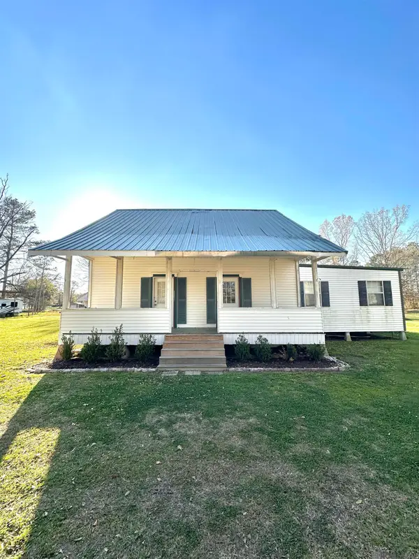 19647 Perrilloux Rd, Livingston, LA 70754