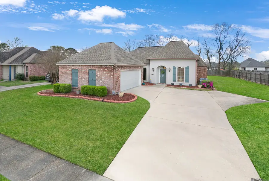 6081 Sandy Creek Ln, Zachary, LA 70791 - #2