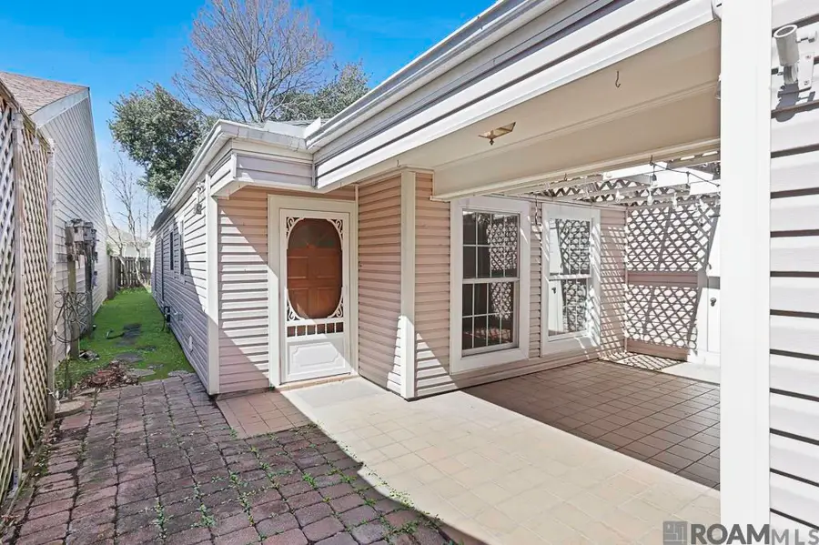 5942 N Fort Clarke Dr, Baton Rouge, LA 70817 - #2