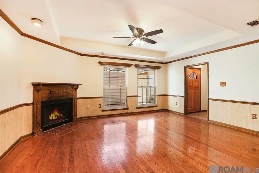 5942 N Fort Clarke Dr, Baton Rouge, LA 70817 - #3