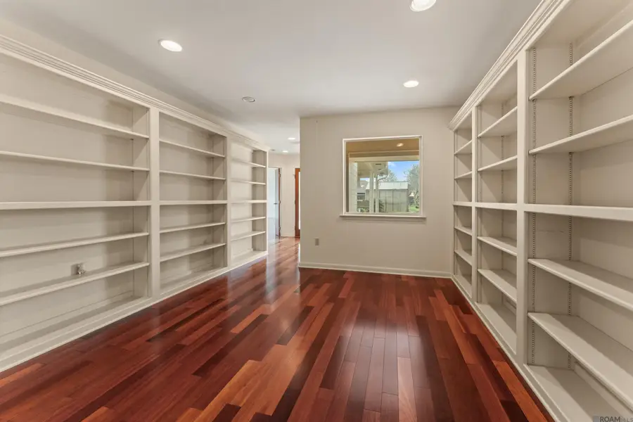 1135 W Lakeview Dr, Baton Rouge, LA 70810 - #3