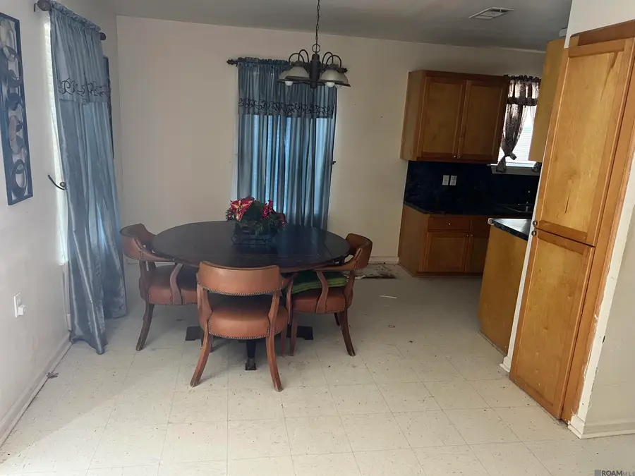 9343 Tearose Ln, Baton Rouge, LA 70810 - #2