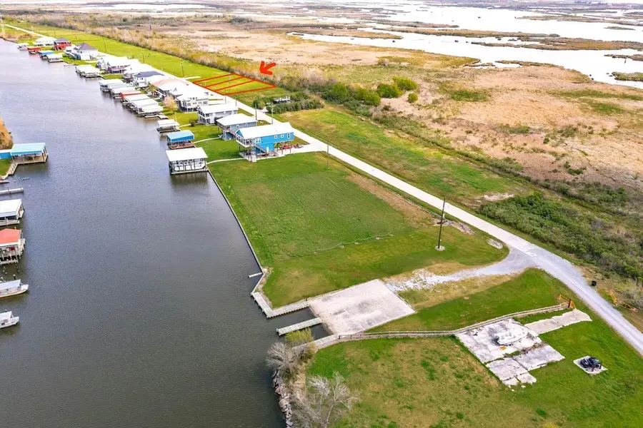 6285 Bayouside Dr, Chauvin, LA 70344 - #2