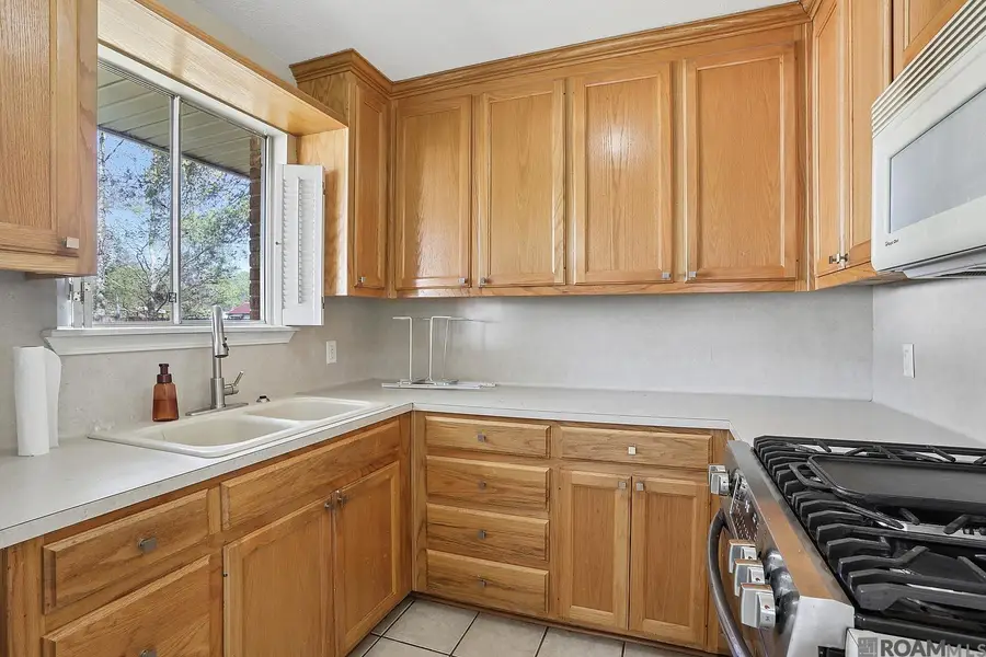 34937 Gravesbriar Dr, Denham Springs, LA 70706 - #3