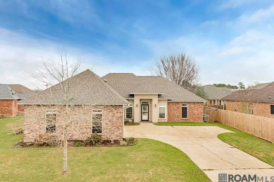 2210 Willowridge Ave, Port Allen, LA 70767 - #1