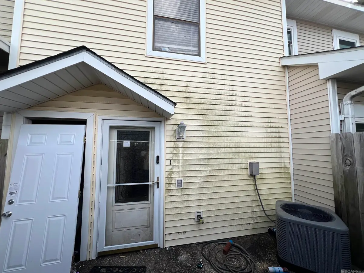 4198 Jefferson Woods Dr, Baton Rouge, LA 70809 - #1