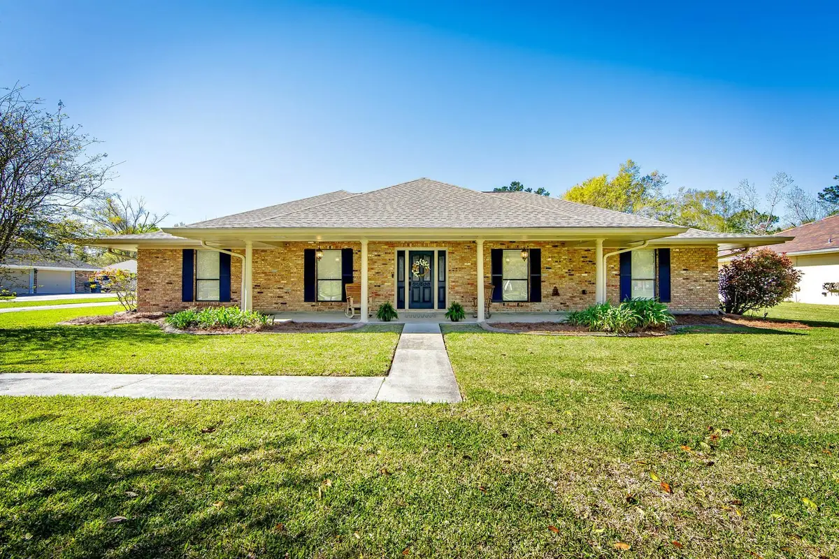 220 Ouiski Bayou Drive, Houma, LA 70360 - #1