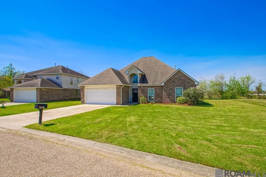 5345 Faulkner Dr, Darrow, LA 70725 - #2