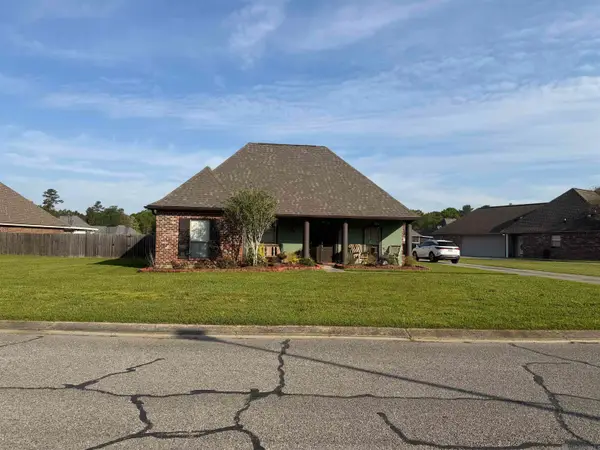 38583 Redbud Ln, Denham Springs, LA 70706