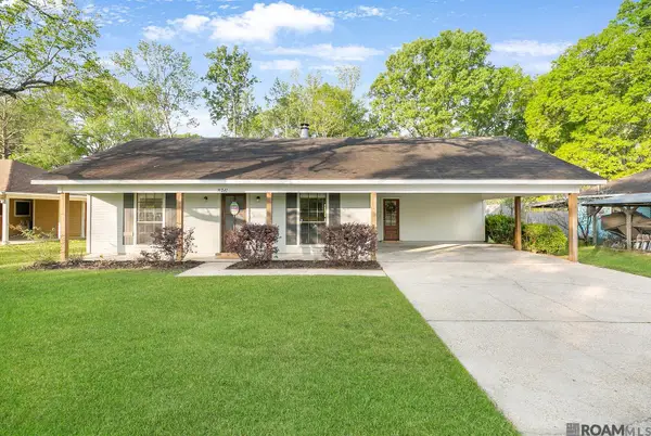 10241 Ardoon Dr, Central, LA 70714