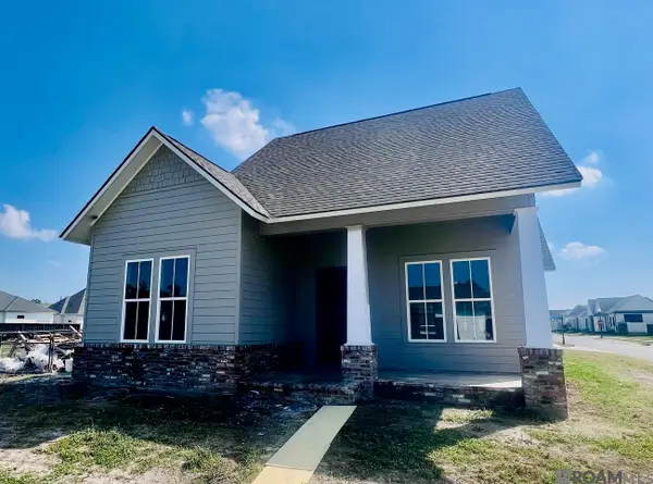 13763 Sweet Cherry Dr, Baton Rouge, LA 70810