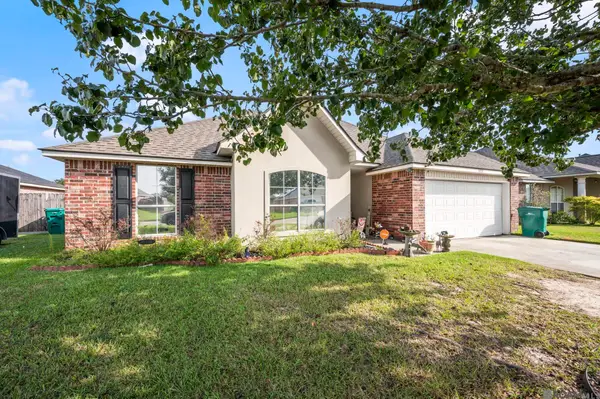 12819 Bonnie Bleu Dr, Denham Springs, LA 70726