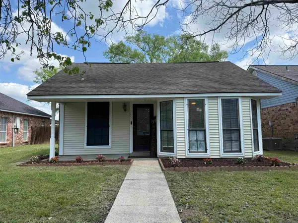 3854 N Yosemite Dr, Baton Rouge, LA 70814