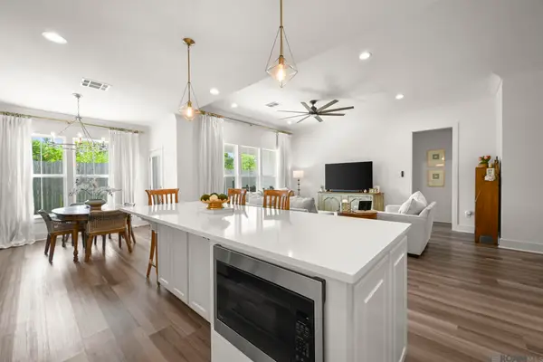 9004 Southlawn Dr, Baton Rouge, LA 70810