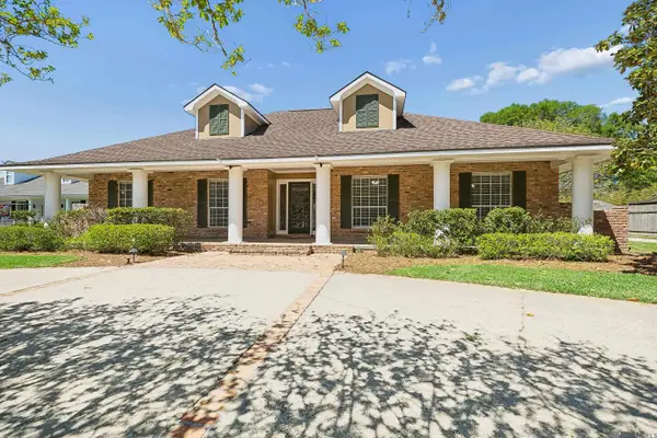 12103 Lake Sherwood Ave N, Baton Rouge, LA 70816