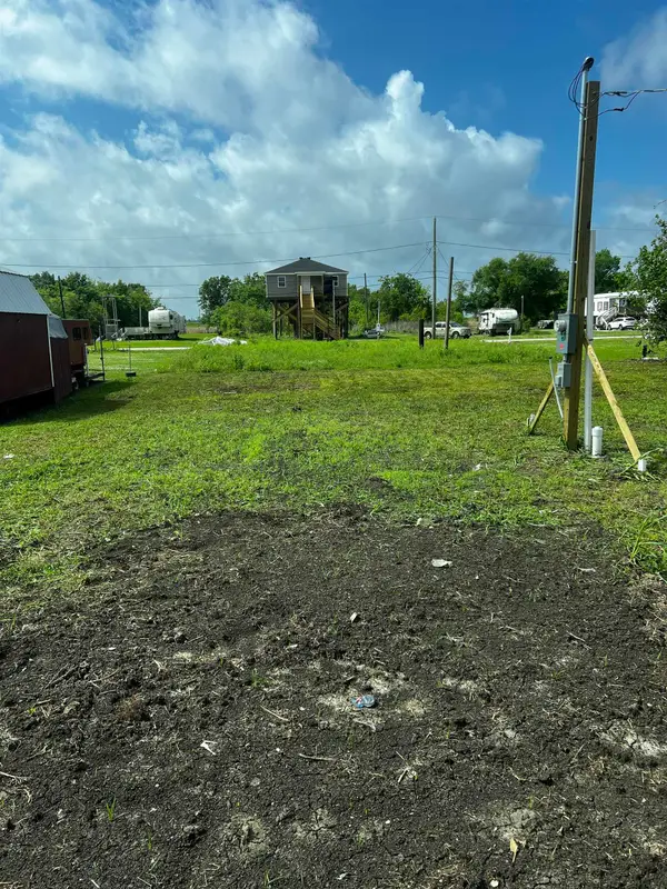 621 Clinton St, Chauvin, LA 70344