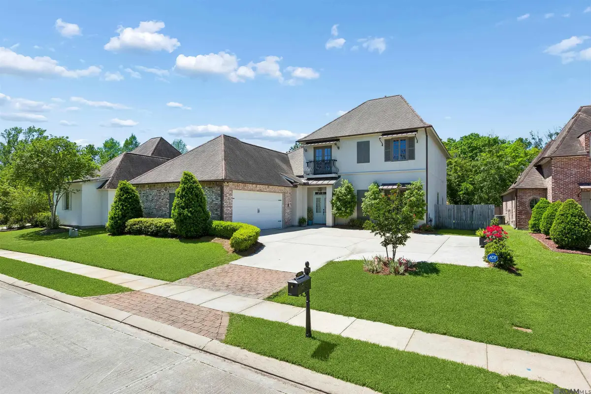 8970 Carriagewood Estates Dr, Saint George, LA 70817 - #1