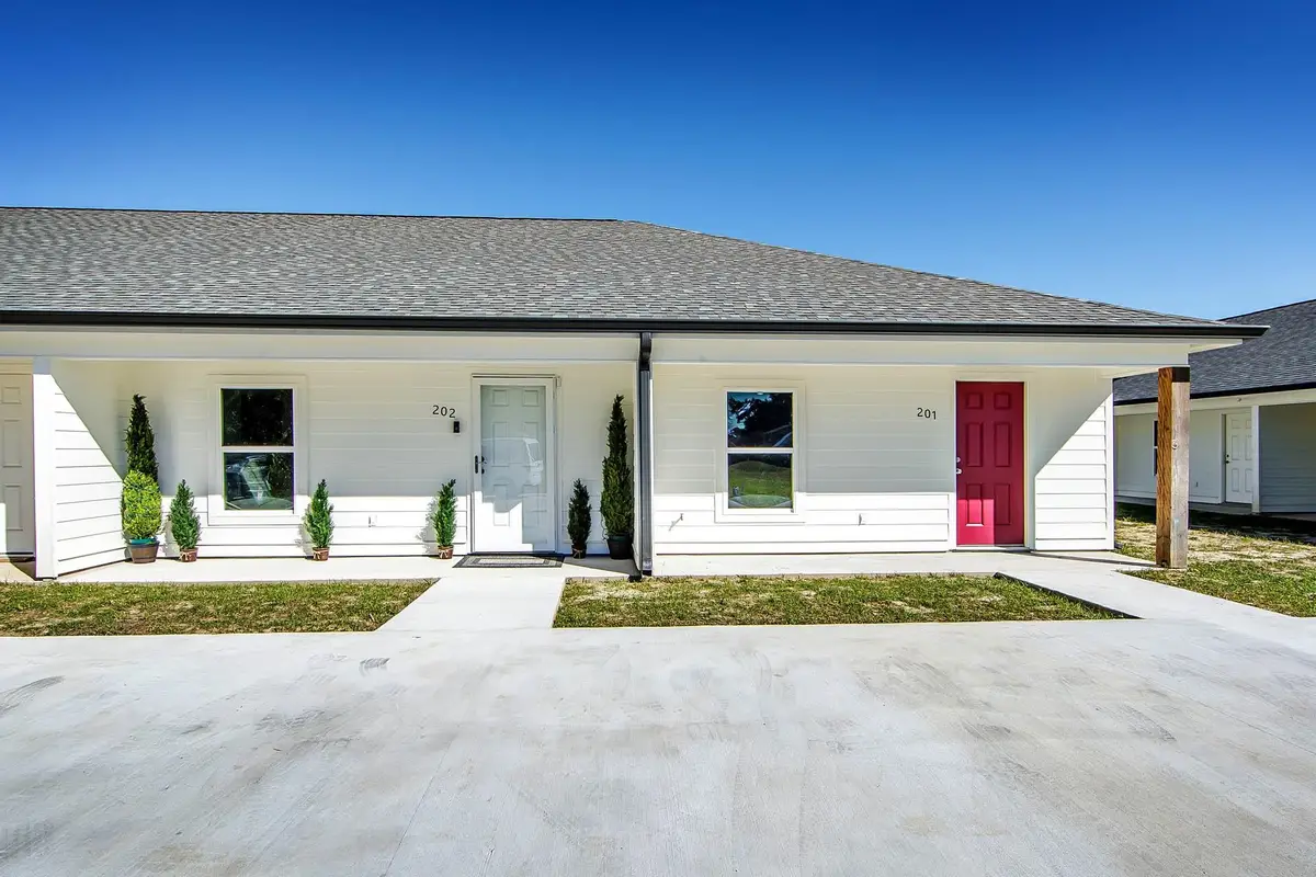 1300 Lafourche Drive #305, Thibodaux, LA 70301 - #1