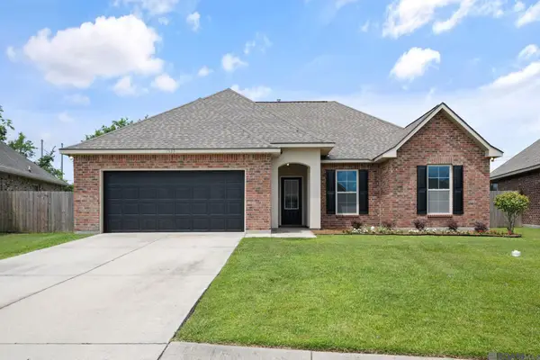 1932 Meadow Oak Dr, St Gabriel, LA 70776