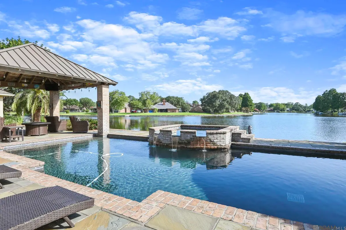 12327 Lake Sherwood Ave S, Baton Rouge, LA 70816 - #1