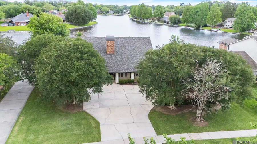 12327 Lake Sherwood Ave S, Baton Rouge, LA 70816 - #2