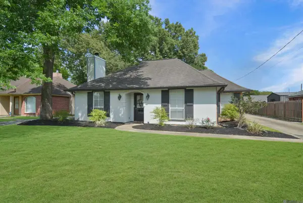 17190 N Lake Dr, Prairieville, LA 70769