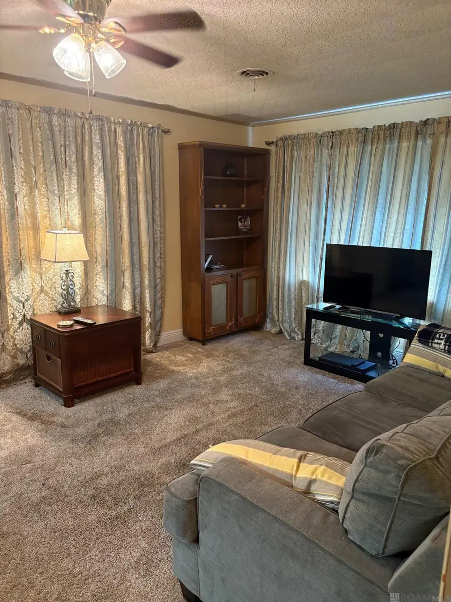 318 W Ascension St, Gonzales, LA 70737 - #3