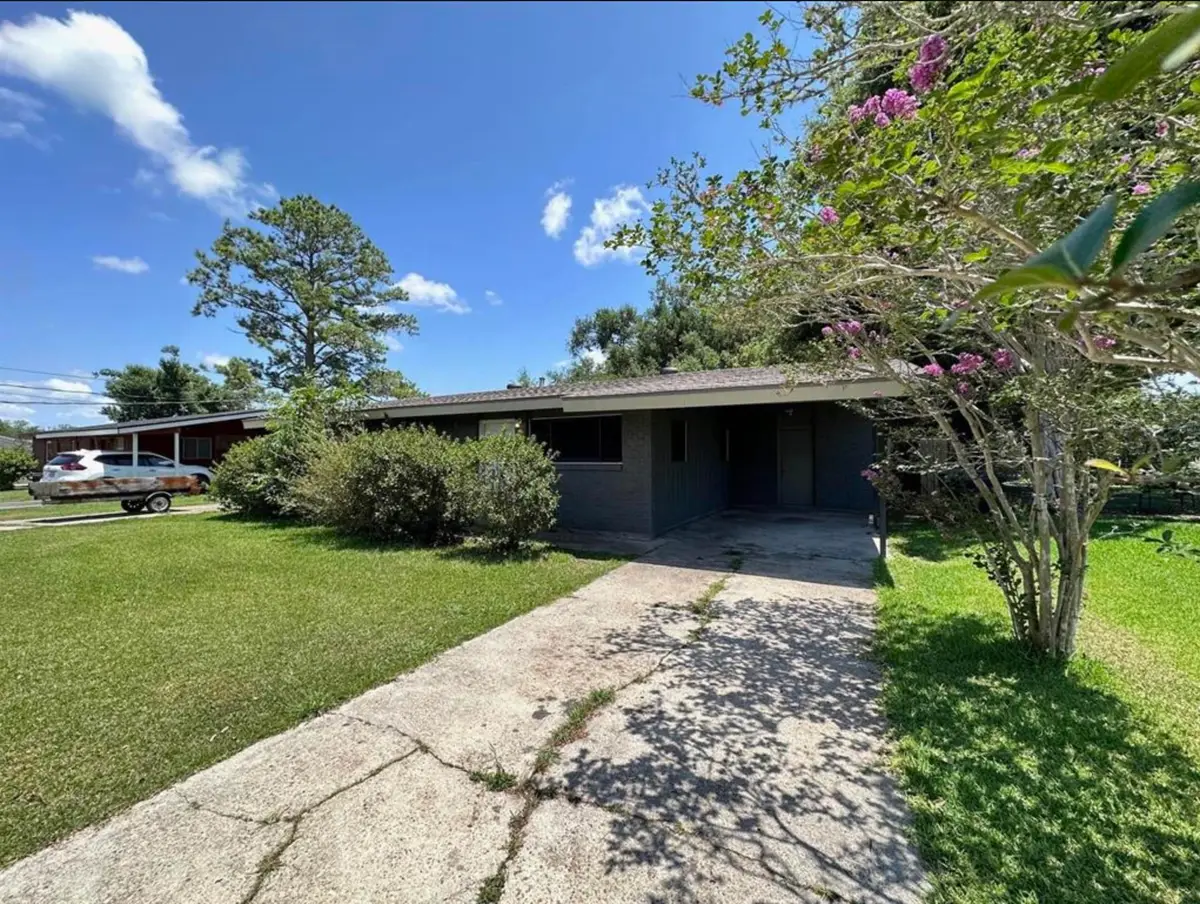 228 Oakshire Dr, Houma, LA 70364 - #1