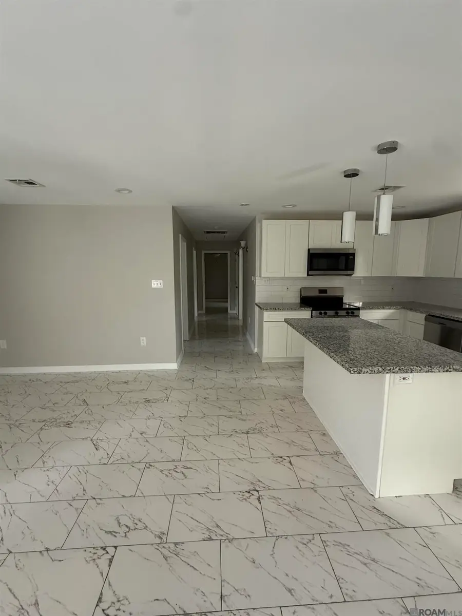 649 Carol Sue St, Denham Springs, LA 70726 - #3