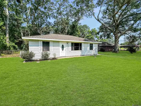 1477 Nichols St, Baker, LA 70714