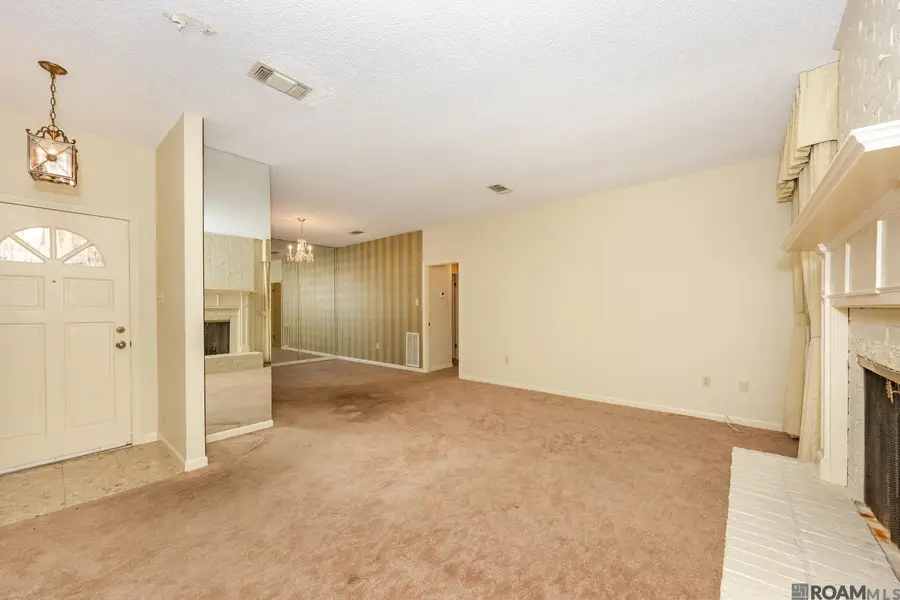 2033 W Magna Carta Pl, Baton Rouge, LA 70815 - #3