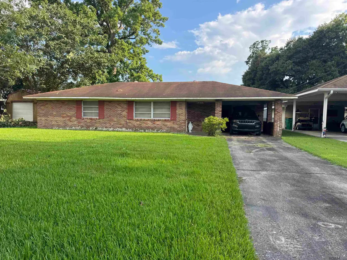 57925 Joseph St, Plaquemine, LA 70764 - #1