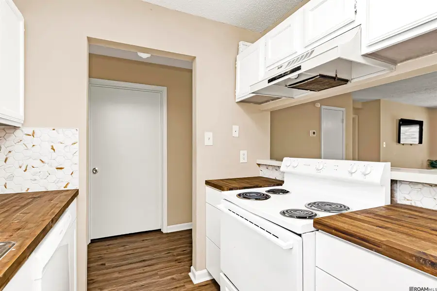 1826 S Brightside View Dr #M, Baton Rouge, LA 70820 - #2