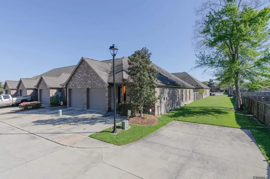 18231 Pintail Cove Dr, Baton Rouge, LA 70817 - #2