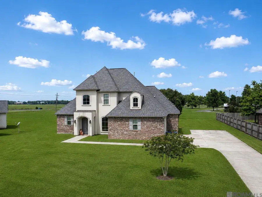 209 Amelia Ct, New Roads, LA 70760 - #2