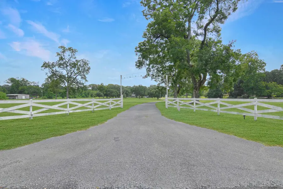 22460 Sutter Ln, Zachary, LA 70791 - #2