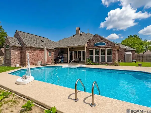 38313 Oakleigh Ln, Prairieville, LA 70769