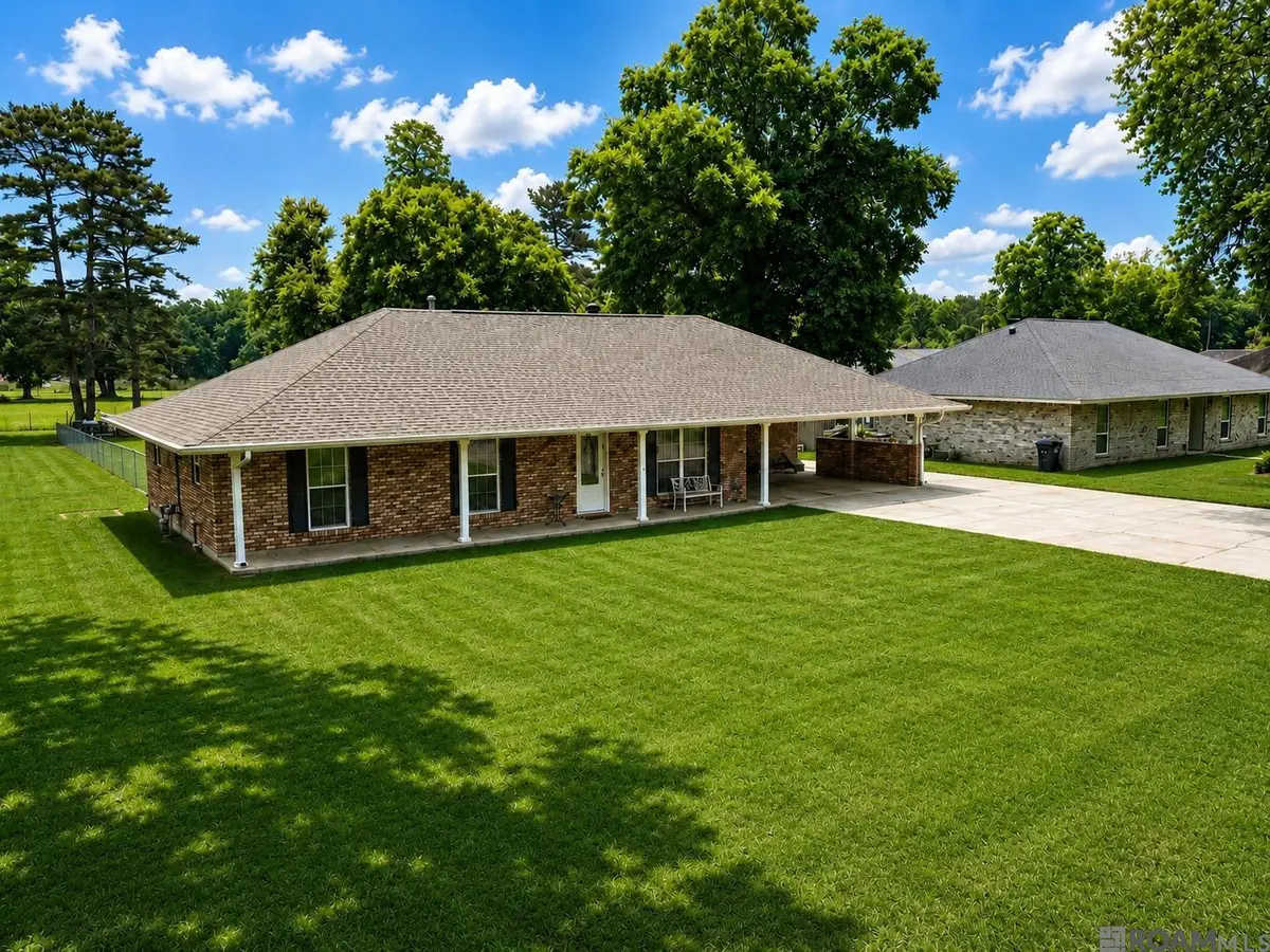 45046 Riverside Estates Dr, Saint Amant, LA 70774 - #1