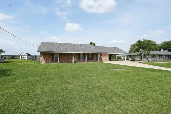 670 Venzule Dr, Brusly, LA 70719