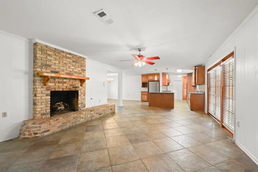 1951 Shawn Dr, Baton Rouge, LA 70806 - #2