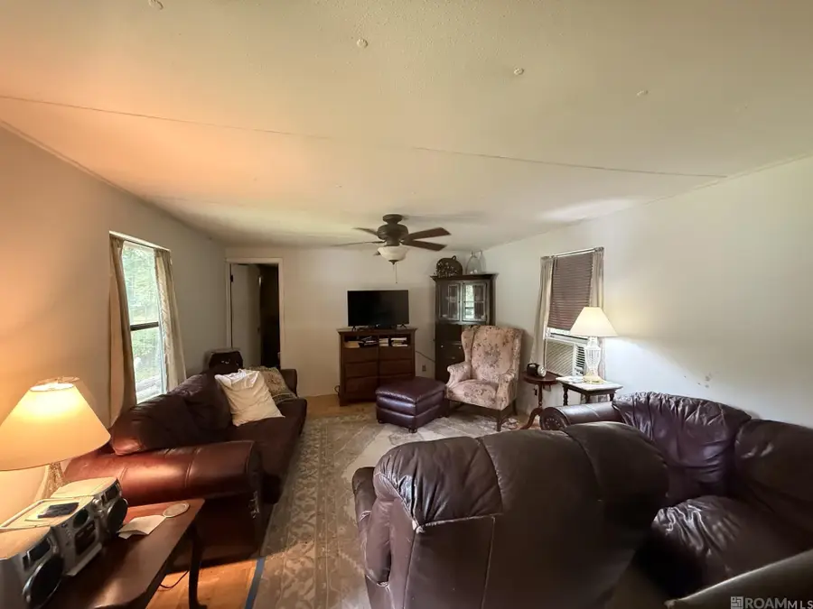 8481 Sharee Pl, Denham Springs, LA 70726 - #2